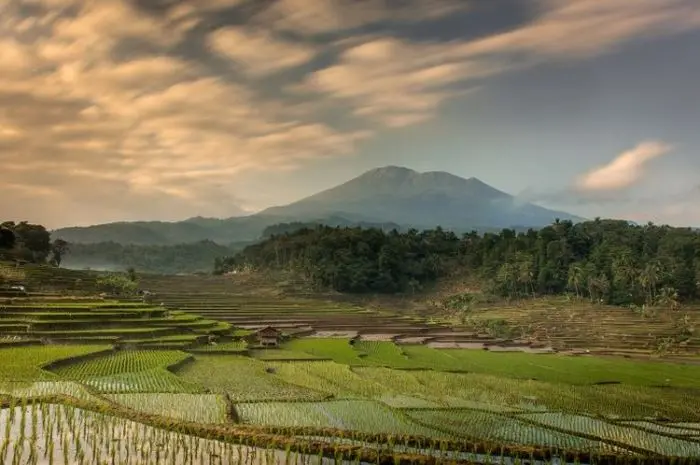Gunung Ciremai, Pesona Alam Indah dengan Panorama Gunung Tertinggi di Jawa Barat