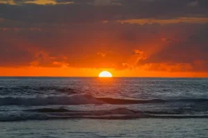 Pantai Kuta, Spot Sempurna Menikmati Indahnya Sunset & Sunrise di Bali